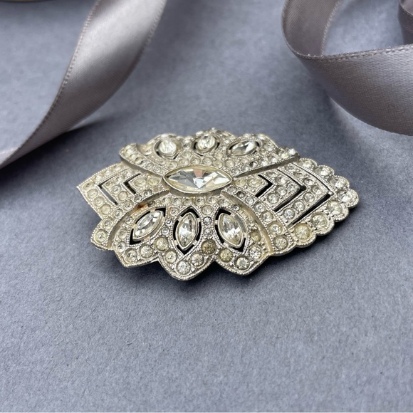 Vintage Art Deco Clear Rhinestone Pavé Scarf Clip - Picture 12 of 14
